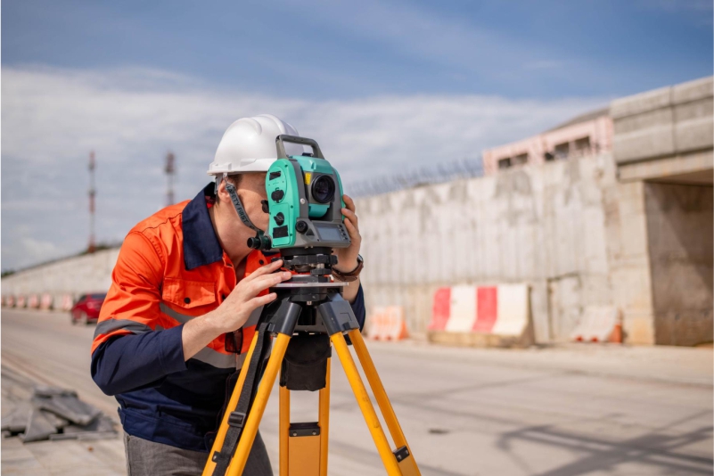 Prática de campo em topografia e agrimensura